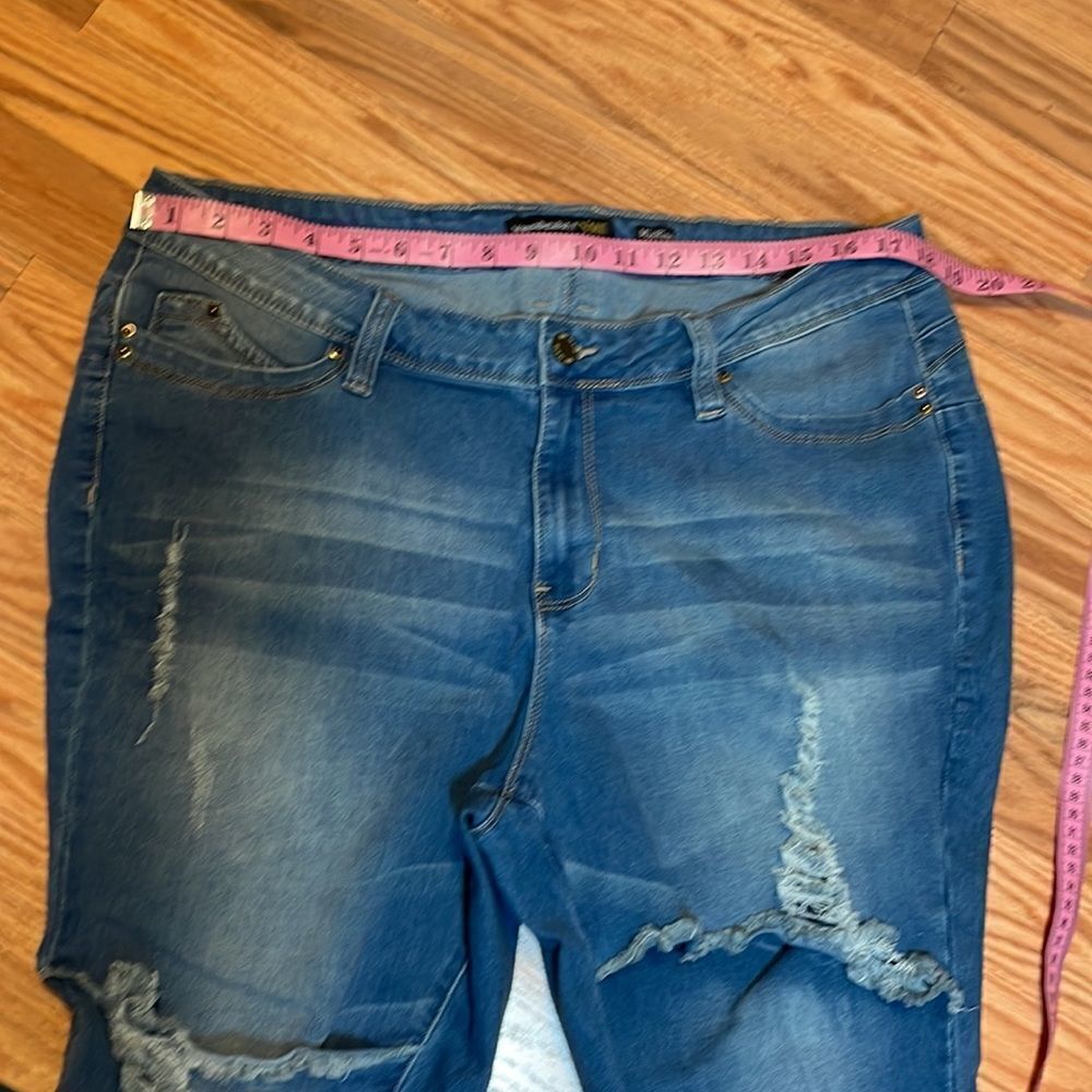YMI WannaBettaButt, distressed jeans, mid rise, 18 - Picture 8 of 10